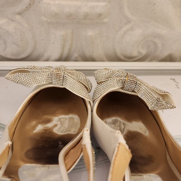 Badgley Mischka Bow detail sling back heels. NWT. Size 6 - Picture 8 of 11